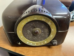 Zenith H664 or J664 Tube Radio Record Player Cobra Matic Bakelite Does Not Work
