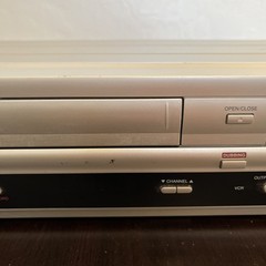 Sylvania DVR90VE DVD VCR Combo Player VHS Tape Cassette recorder SLV-D201P