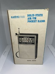 Vintage Electro Band De Luxe Solid State Model 825 AM/FM Radio FM Works AM Not