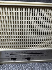 Vintage Zenith Solid State FM/AM Long Distance Radio Model A-410-W 15 AMP
