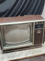 VTG Zenith 13″ Color CRT TV System 3 Space Command Woodgrain Retro