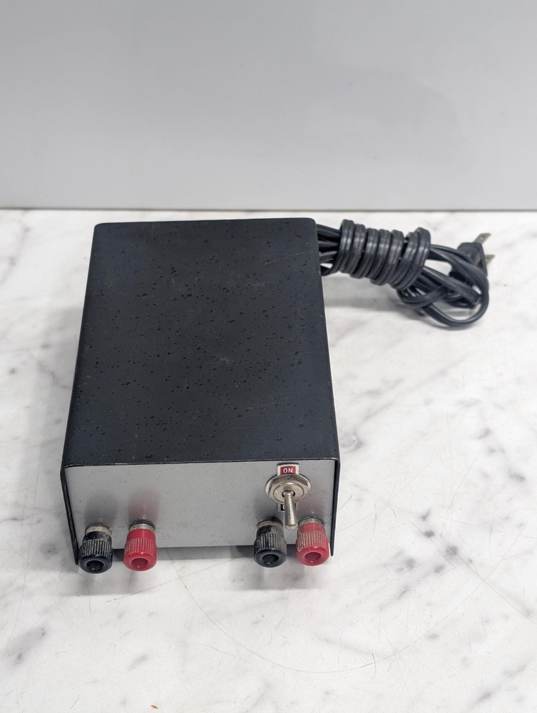 Vintage Electronic Power Supply / Test Unit Dual Binding Post Bench Box UNKNOWN