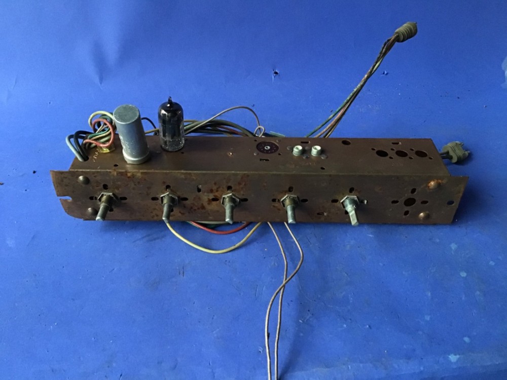 Old Unknown Maker Tube Preamp From Console ? Stereo Needs Restoration