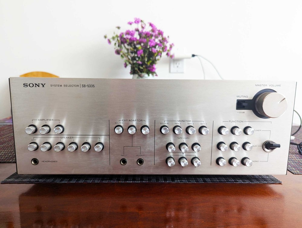 Sony SB-5335 Audio Selector: Input/Tape/Phono, 3 Amps, 5 Speakers, Clean Work!