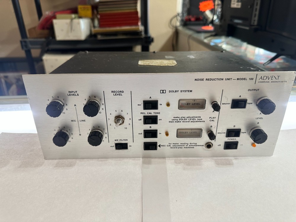 Vintage Advent model 100 Noise Reduction Unit for Tape Recordings, Powers On