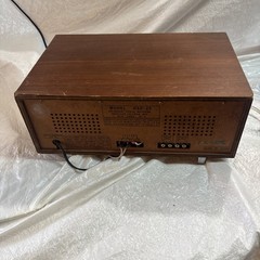 Vintage Peerless Solid State Stereo 8 track Model HSP-25 Am/Fm (Powers On)