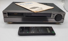 Sony EV-S550 Video8 8mm Tape Player Recorder & Remote VTG Japan -Parts or Repair