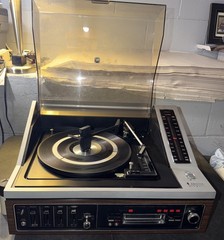 Solid State Allegro JR587W Record Player 8-Track FM/AM Radio (NEEDS REPAIR/READ)