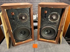 Acoustic Research AR-3 Oiled Walnut Iconic Speakers – Restored -with orig. Boxes