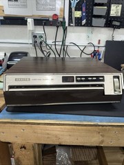 Zenith Stereo Video Disc Player Model VP2000- Powers On, No Further Testing READ