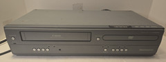Magnavox DV200MW8 4-Head Combo DVD/VHS Player No Remote DVD works,VHS Eats Tapes
