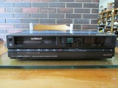 Sony SL-HF400 Super BetaMax VCR, beautiful works great! With manual and Remote