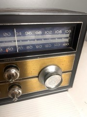 1960’s SYLVANIA RM-300R AM/FM radio w/wood & metal case -Works & sounds good!
