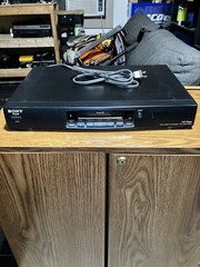 SONY EV-C25 Video8 8mm Video 8 HiFi Stereo Player Recorder VCR -TESTED No Remote