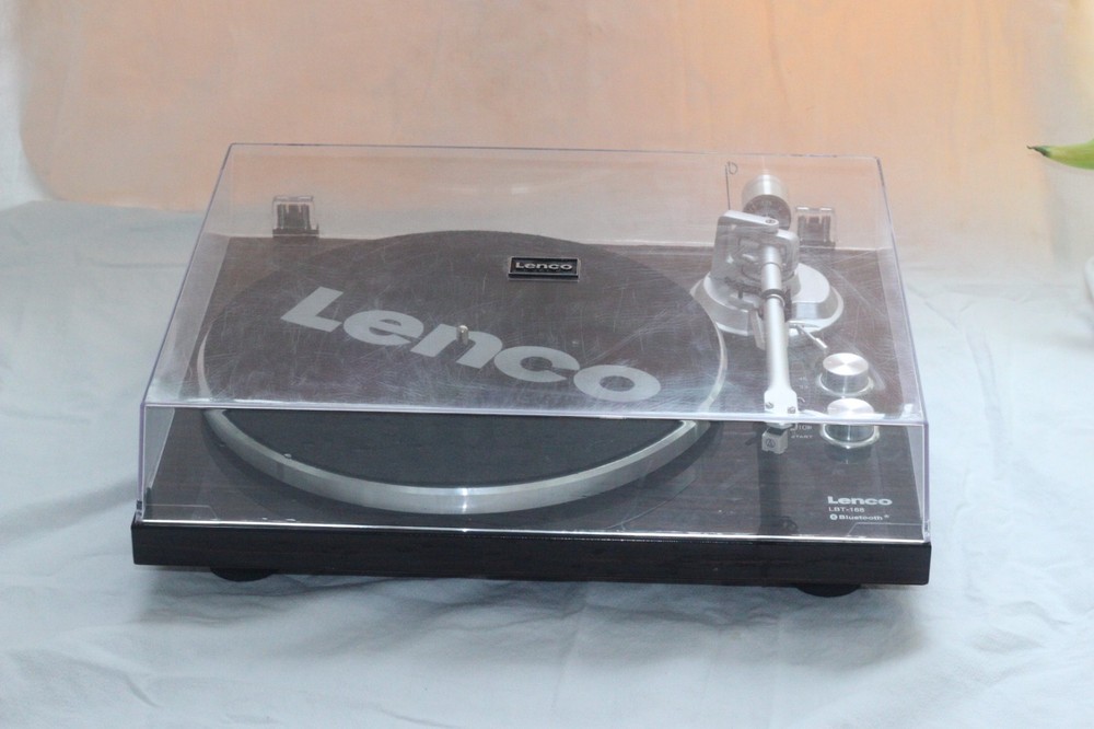 Lenco lbt 188 record player, EXCELLENT condition, walnut, bluetooth, USB output