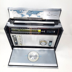 Zenith 11 Band Trans-Oceanic Radio Royal 7000 Multiband Shortwave AM/FM.