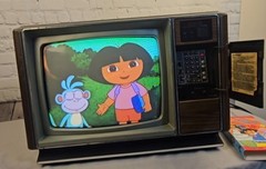 Vintage 1983 Zenith Space Command Chromatic CRT TV SZ1385W Woodgrain Retro Gamin