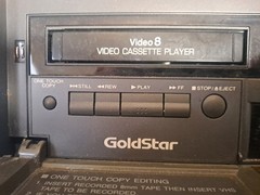 GOLDSTAR GVR-DD1 8mm VCR Video8 VHS Combo Player FOR PARTS OR REPAIR- POWERS ON