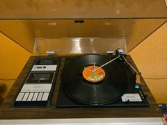 Vintage 1970s Zenith Integrated Stereo Turntable Cassette | Model IS4070