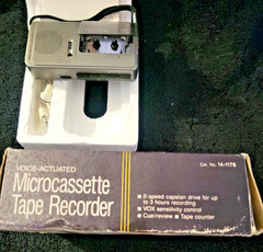 REALISTIC Microcassette TAPE RECORDER MICRO -16 Voice Activated # 14-1176 W/Box