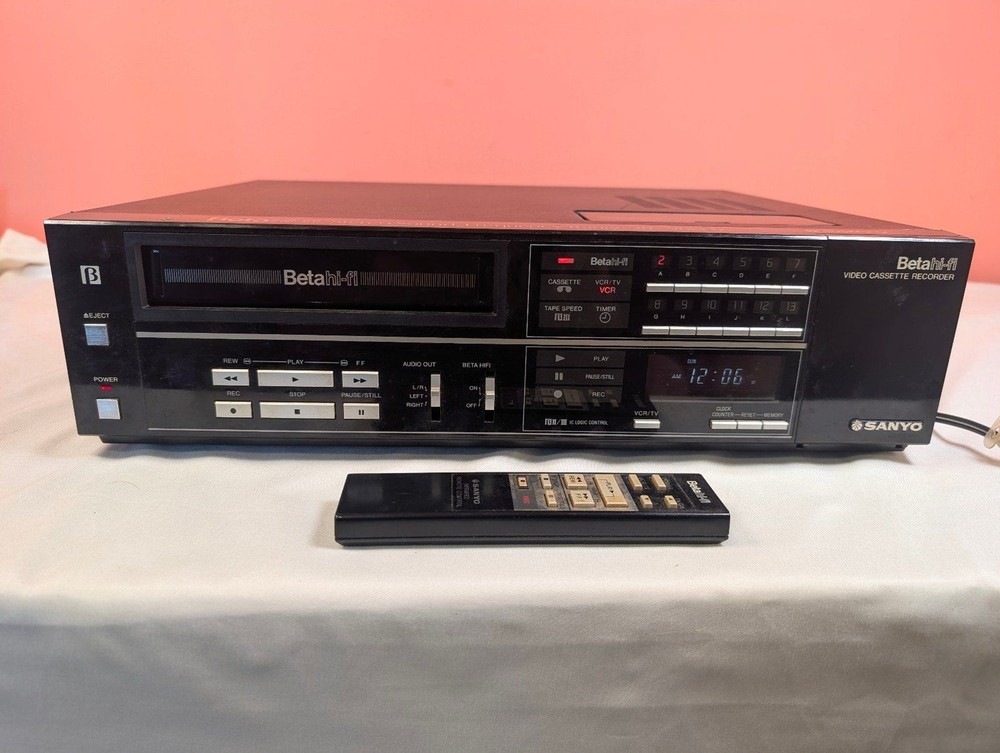 Vintage Sanyo Beta Hi-Fi VCR Model 7150 Made in Japan As-Is