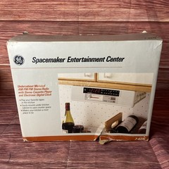 NOS GE Spacemaker UNDER CABINET Kitchen AM/FM Stereo Cassette Player 7-4275