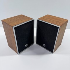 Realistic Hi Fi Bookshelf Speakers Oak Veneer 8ohm 1970s Realistic SP2 TESTED