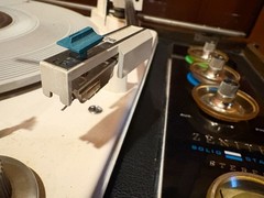 1965 Zenith Z565W Circle Of Sound Record Player Speakers Gusdorf stand Listen !