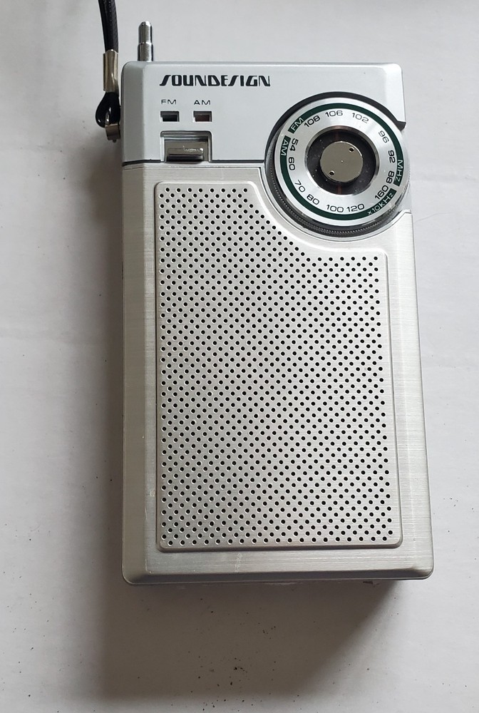 SOUNDESIGN MODEL 2145-B AM FM TRANSISTOR RADIO