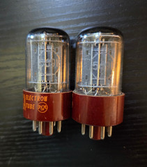 (2) RCA 5691 Red Base Black Plate Audio Tubes Test Strong