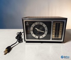 Vintage GE Analog Clock Radio Model 7-4501d Tested Working