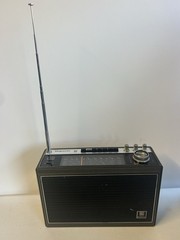 Vintage Magnavox 6 Band Shortwave AM/FM Radio 1R1214 Works Great Free Shipping!