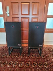 YAMAHA NS-100 Vintage Speakers w/ Stands – Original Owner – Mint Condition