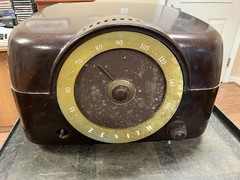 Zenith H664 or J664 Tube Radio Record Player Cobra Matic Bakelite Does Not Work