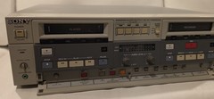 Sony EVO-9700 Video 8 / Hi8 Cassette Recorder PLEASE READ