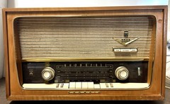 Vintage 1958 Grundig 2066 Tabletop Radio West Germany AM-FM-SW