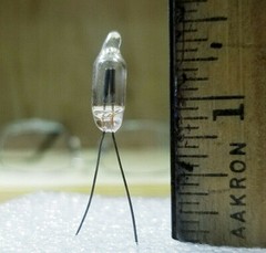 20 TINY NEON LAMPS (A1A?) SPECS UNKNOWN HOBBYISTS PROJECTS DIORAMAS