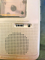 REALISTIC Microcassette TAPE RECORDER MICRO -16 Voice Activated # 14-1176 W/Box