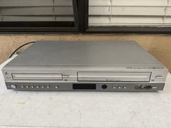 Zenith XBV442 VHS/DVD Combo Player/Recorder Tested NO REMOTE