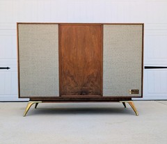 Mid Century Modern Zenith Stereo Console Record Player SFF2560W 1961 All-tube