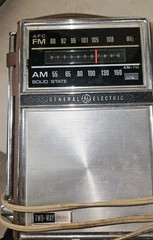 Vintage GE AM/FM Solid State Portable Radio Model P977D Works See Video RARE