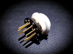 GARAGE1217 5670 / 2C51 / 396A / 6N3P TO 6922 / 6DJ8 / ECC88 TUBE SOCKET ADAPTER
