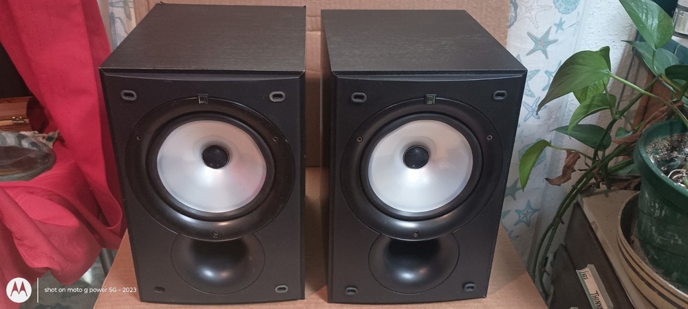 KEF Q15.2 Pair of Bookshelf Speakers 10-100W 8 Ohm Bi-Wired Black Ash