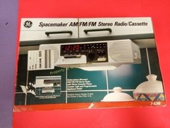 GE SPACEMAKER UNDER CABINET Kitchen AM/FM RADIO Cassette Player 7-4285A NIOB