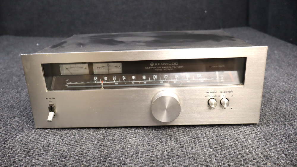 Kenwood KT-5500 AM/FM Stereo Tuner – For Parts Or Repair