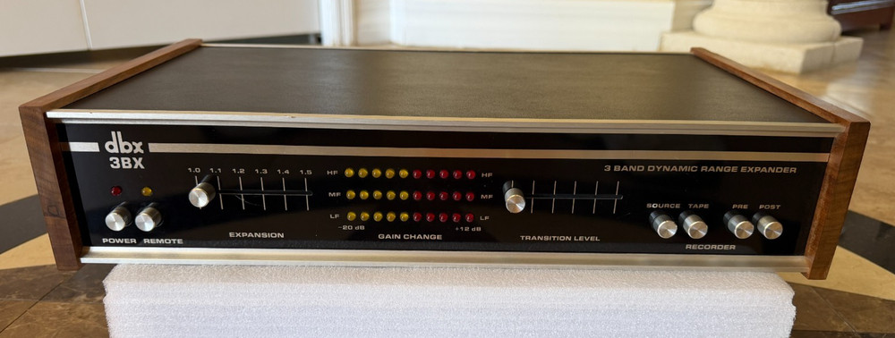 DBX 3BX DYNAMIC RANGE EXPANDER. FULLY RESTORED. NEW CAPS. EXCELLENT. SEE PICS !!