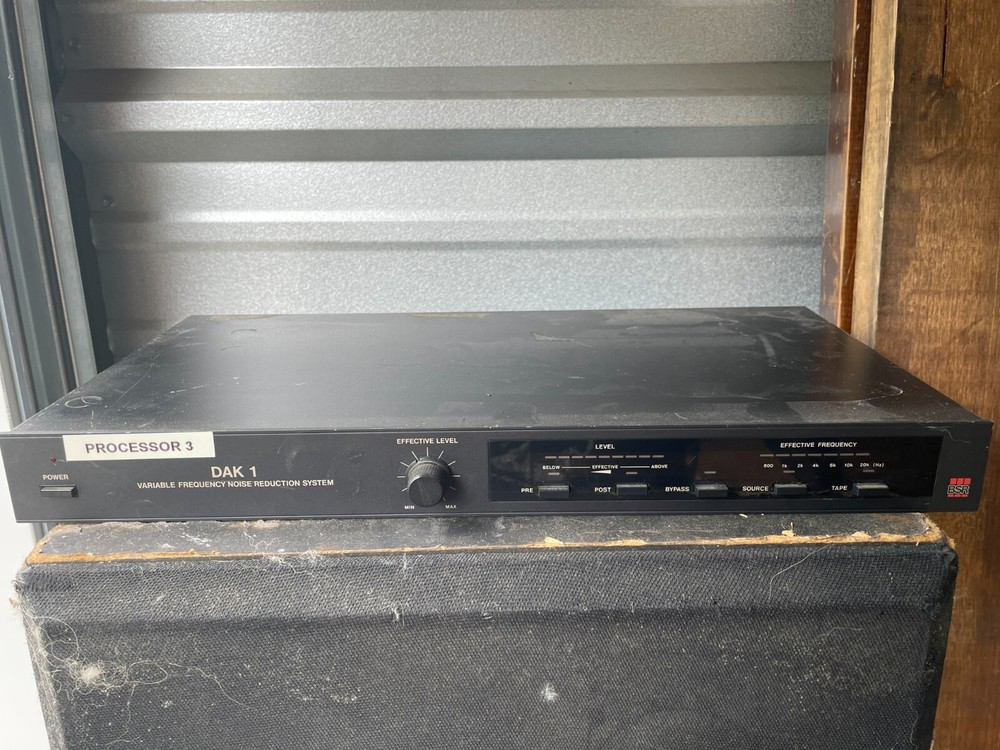 DAK-1 Stereo Sliding/Variable Noise Reduction for Cassette and FM by DBX SNR-1