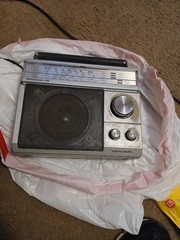 Vtg Radio Shack Realistic Portable AM/FM Radio Working Condition!