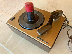 VINTAGE RCA VICTOR 1950 TURN TABLE MODEL 45 J-2. 1 OWNER. WORKS. “NICE”
