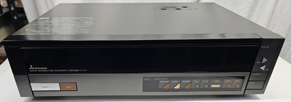 Vintage -MITSUBISHI LT-70 – LINEAR TRACKING TURNTABLE -Japan – WORKS